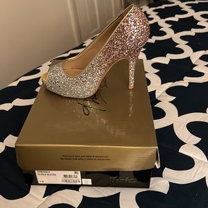 Thalia Sodi silver gold glitter heel